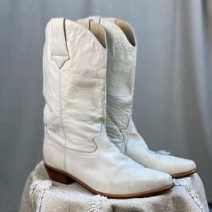 WHITE COWBOY BOOT by Sechelles
